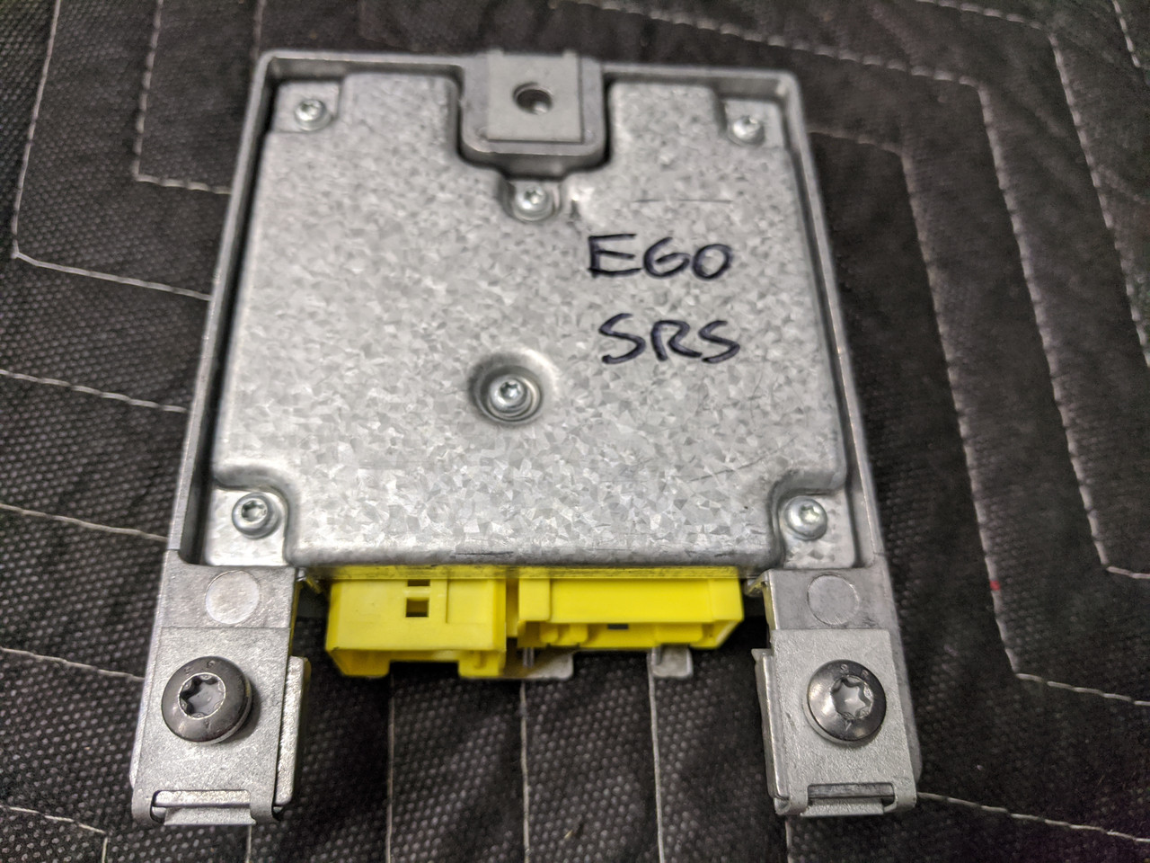 BMW E61/E61/E63 Airbag Sensor Module B-Pillar 65776962885 - Image 4