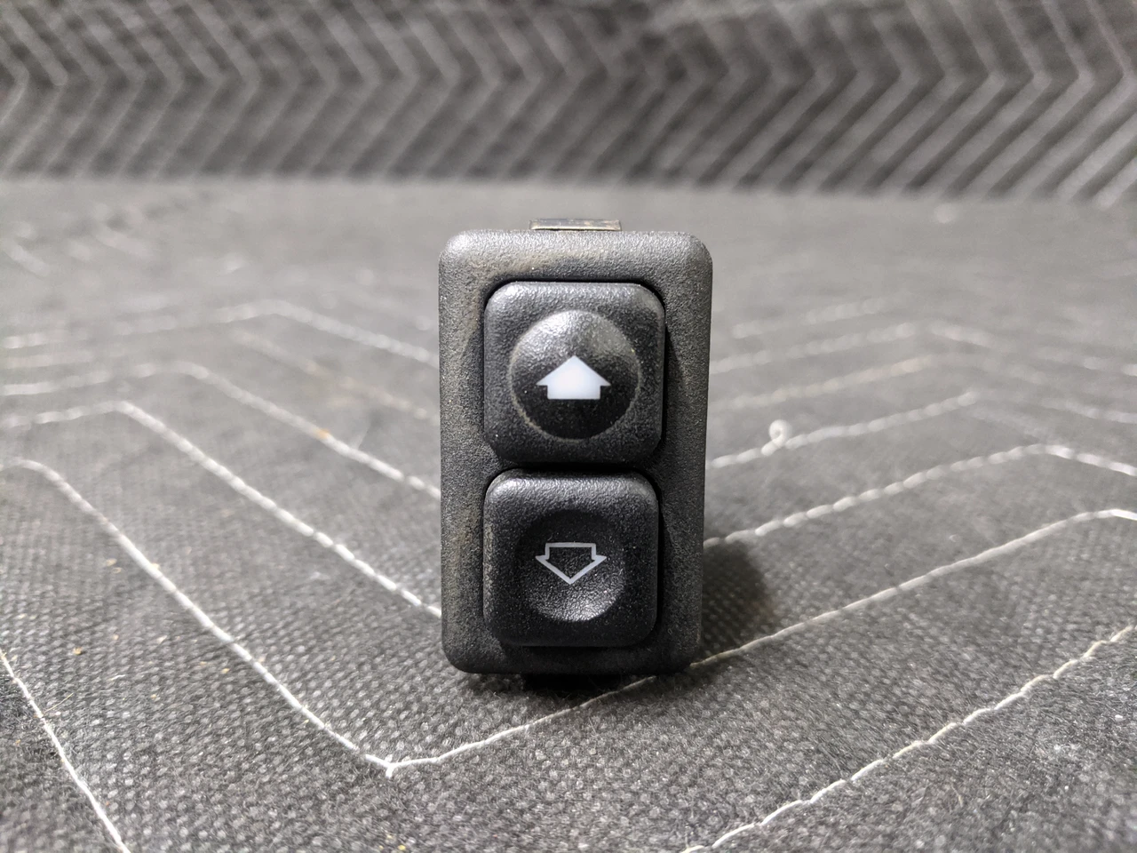 BMW E24/E28/E30 Illuminated Window Lifter Switch 61311381205