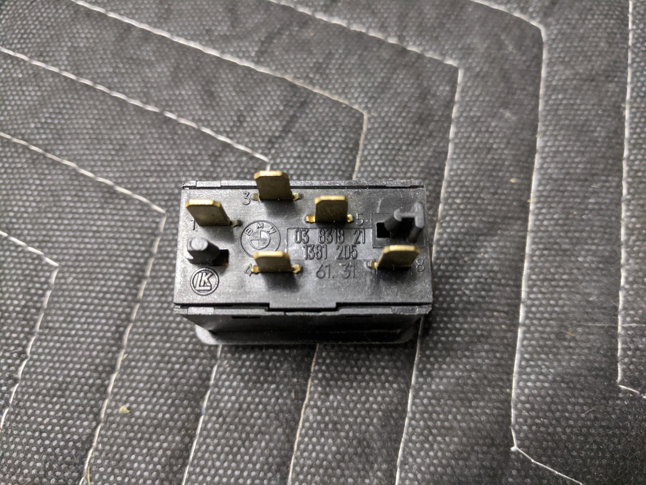 BMW E24/E28/E30 Illuminated Window Lifter Switch 61311381205 - Image 4