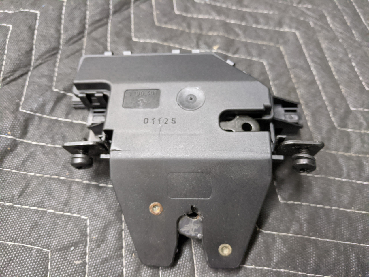 BMW E46/E60/E85/E90 Trunk Lid Lock With MicroSwitch 51248196401