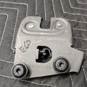BMW E60/E90/E92 Folding Seat Latch Left Rear 52207112863