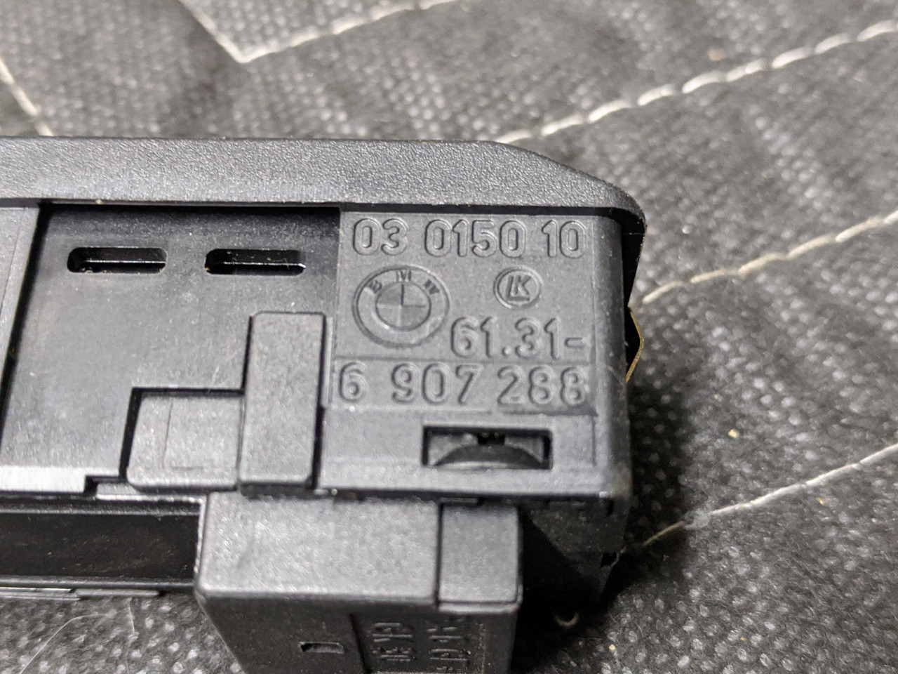 BMW E38/E39/E46/E53/E60/E83 Sliding Sunroof Switch 61316907288 - Image 2