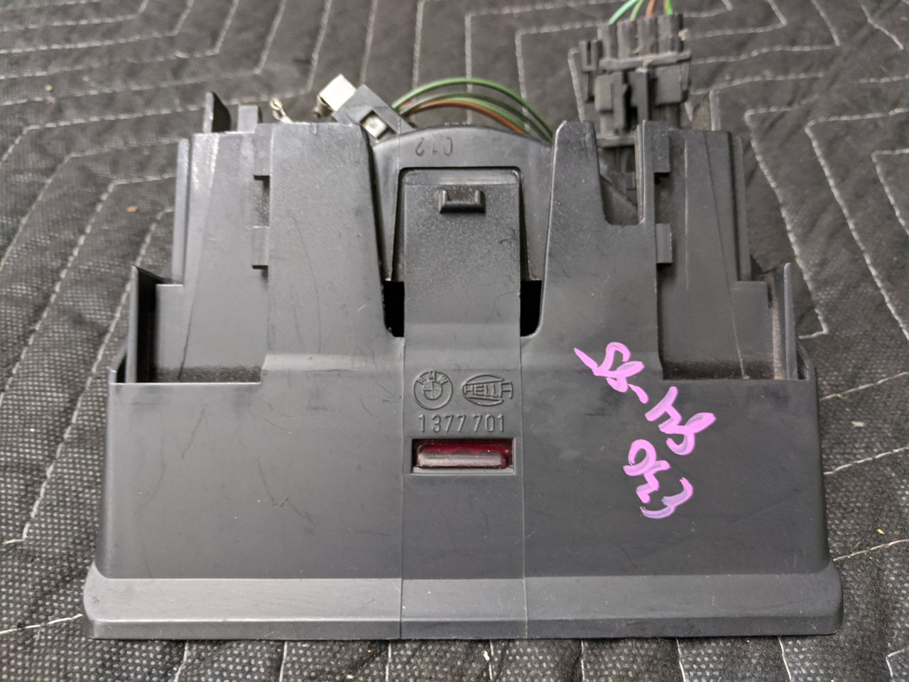 BMW E23/E24/E28/E30 Third Brake Light 63311377701 - Image 4
