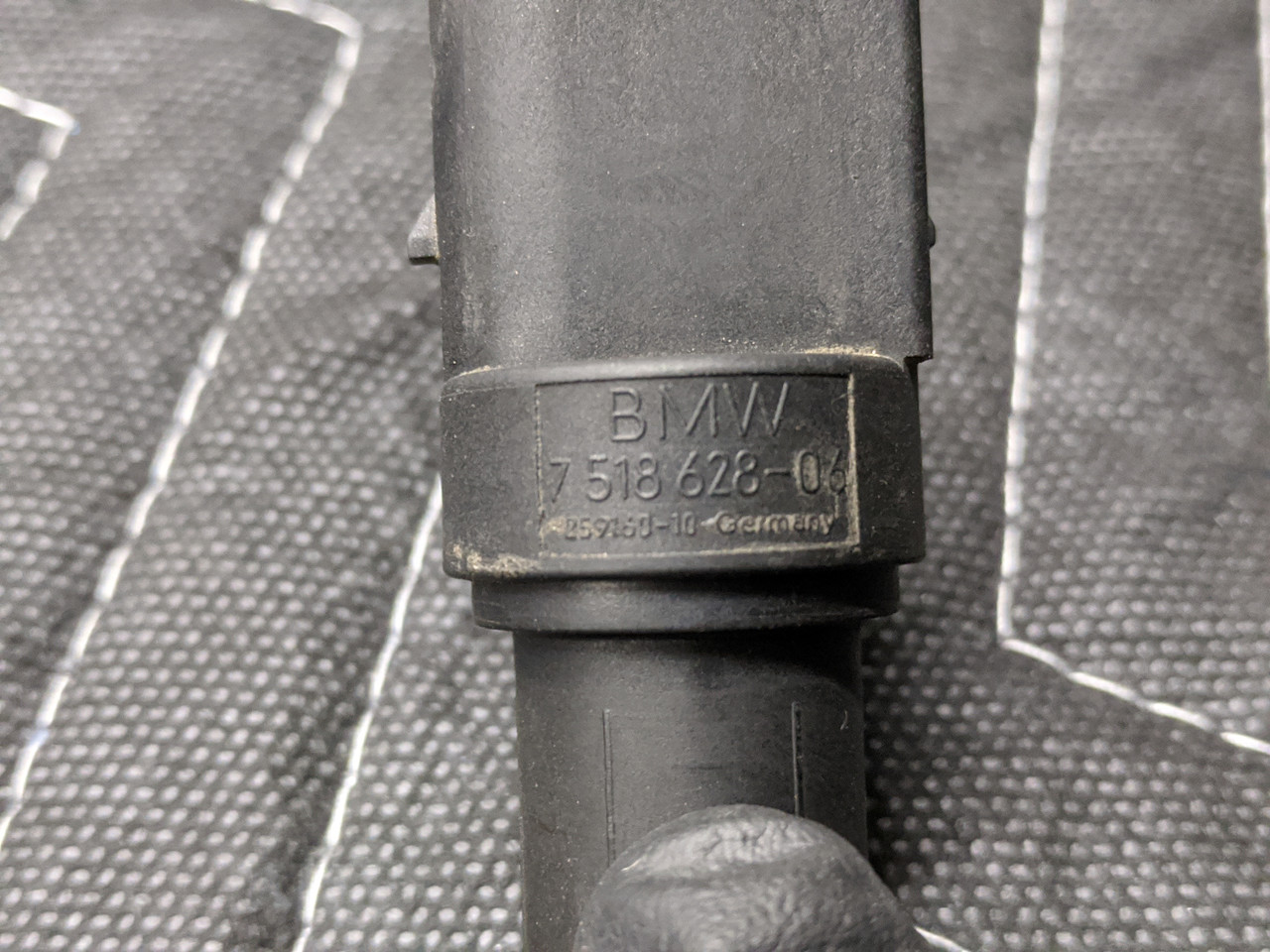 BMW E36/E46/E53 3-Series 5-Series Camshaft Position Sensor 12147518628 - Image 2