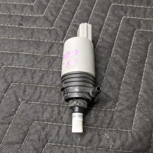 BMW E60/E61/E63/E64 Windshield Washer Fluid Pump 67126934159