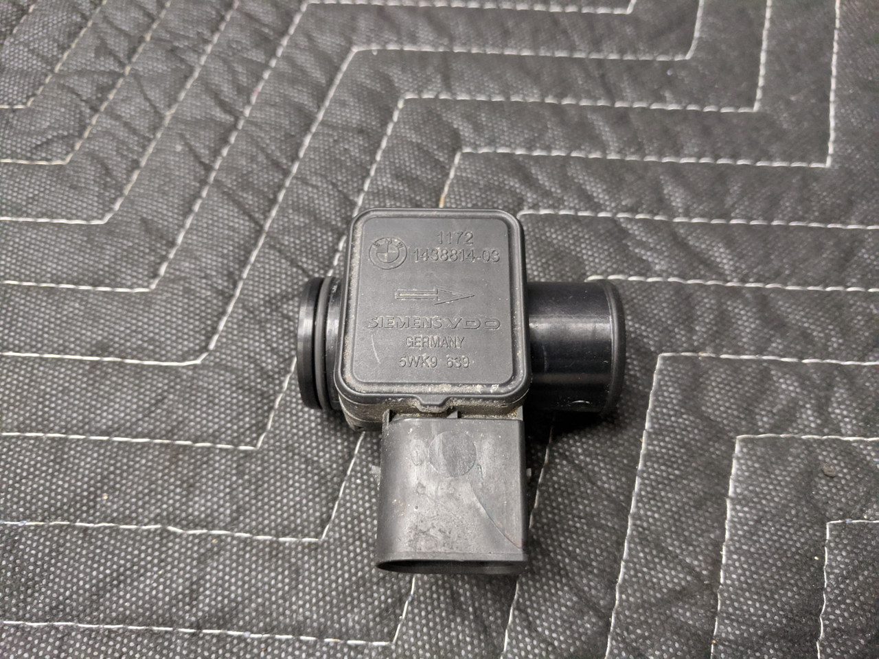 BMW E46/E53/E60/E64/E83/E84/E90 Secondary Air Injection Mass Air Flow Sensor 11721438814