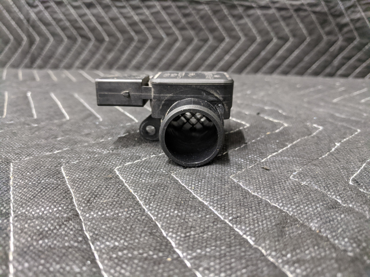 BMW E46/E53/E60/E64/E83/E84/E90 Secondary Air Injection Mass Air Flow Sensor 11721438814 - Image 4