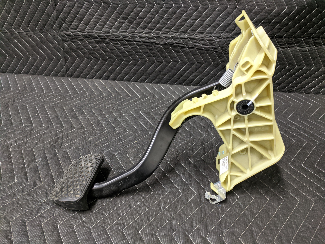 BMW E60/E63 5-Series 6-Series Brake Pedal Assembly 35006769221 - Image 6