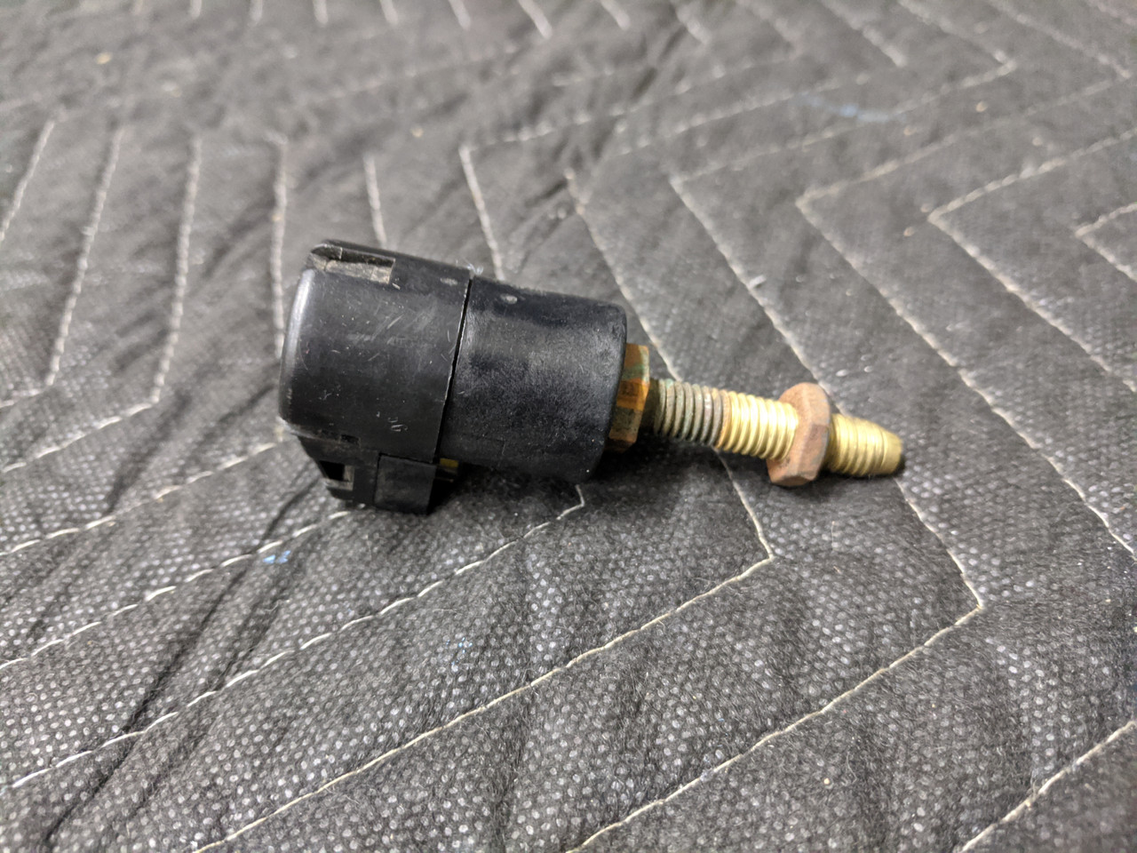 BMW E23/E24/E28/E30/E31 Kick-Down Switch 35421180441 - Image 3