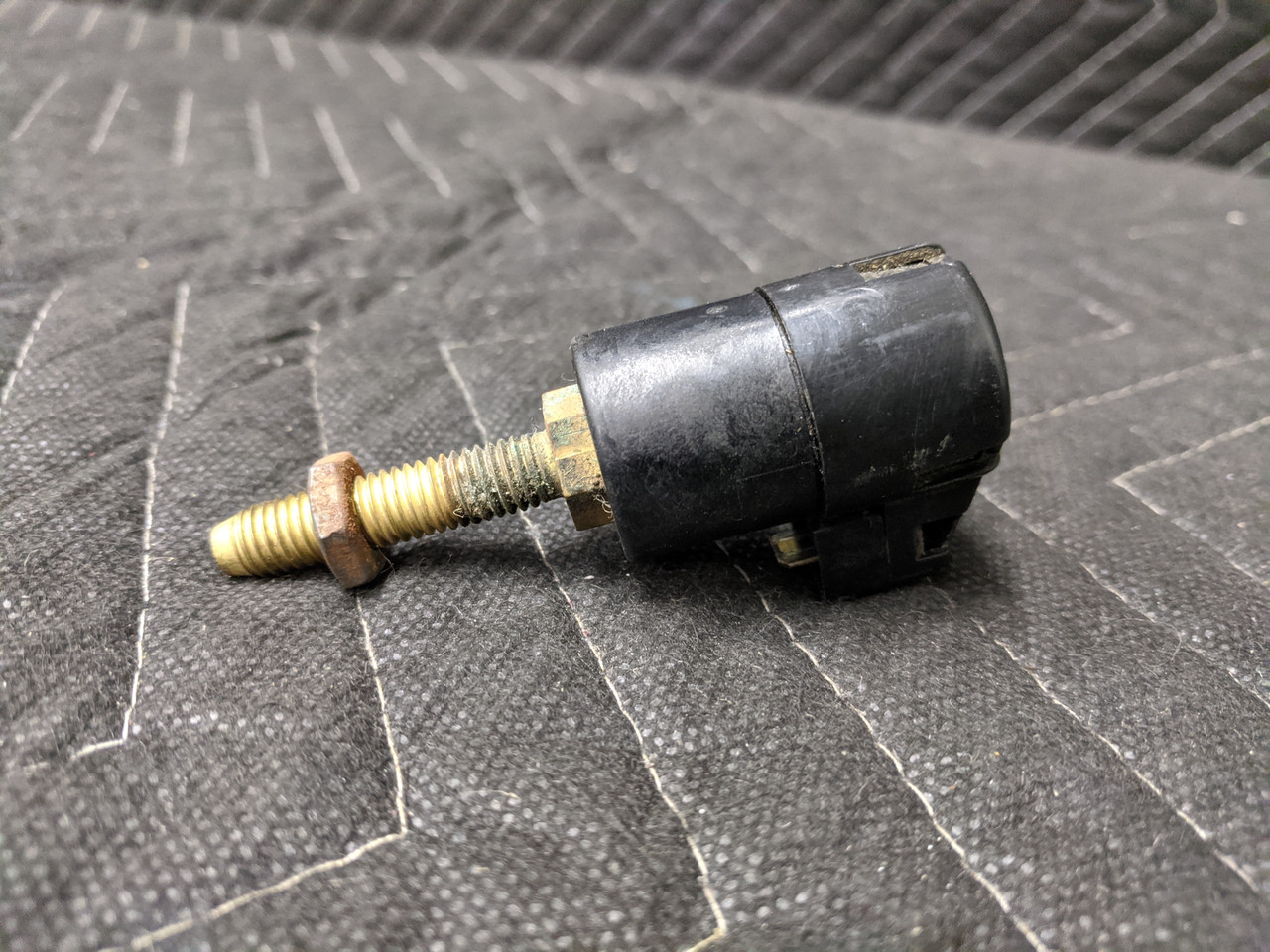 BMW E23/E24/E28/E30/E31 Kick-Down Switch 35421180441 - Image 5