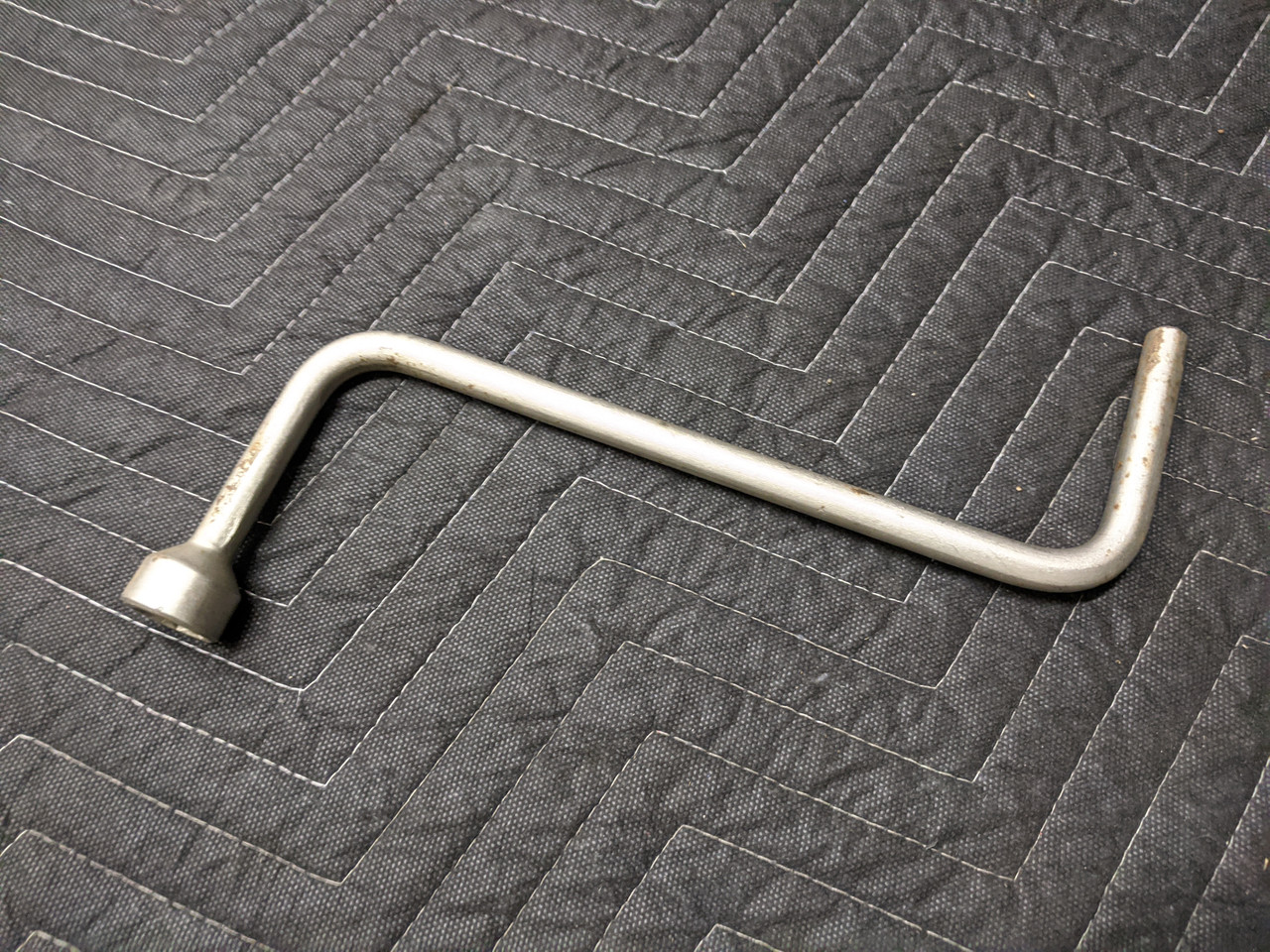 BMW HEYCO 17mm Lug Wrench Tire Iron 71121179953