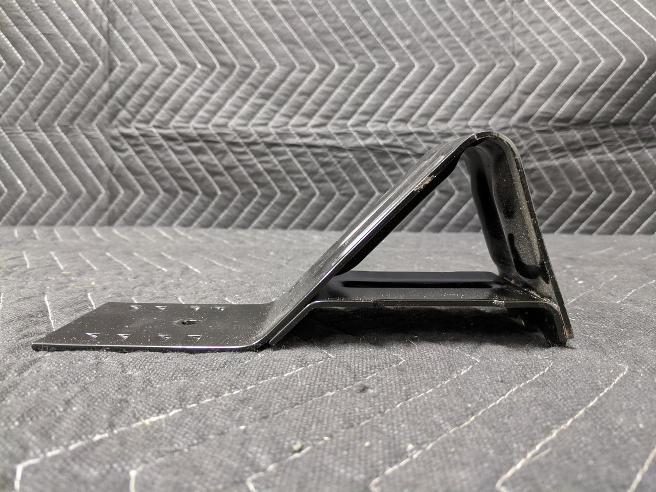 BMW Wheel Chock Steel 71111179052 - Image 2