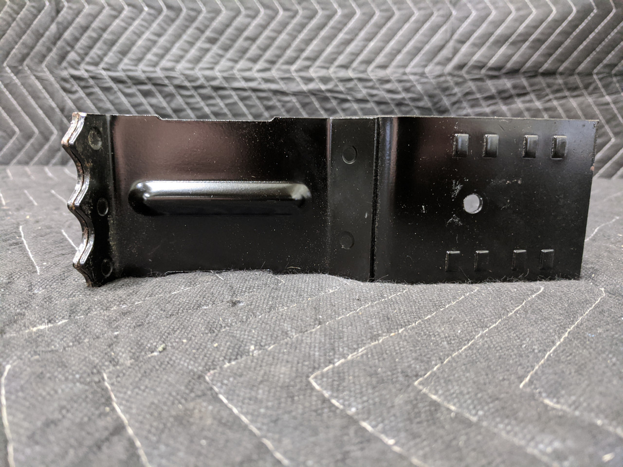 BMW Wheel Chock Steel 71111179052 - Image 3