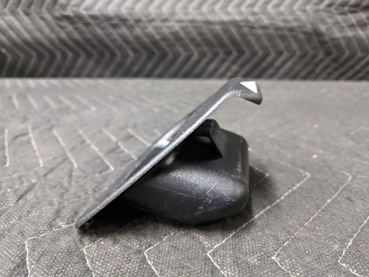 BMW E31/E32/E34 Trunk Handle 51498114501 - Image 2