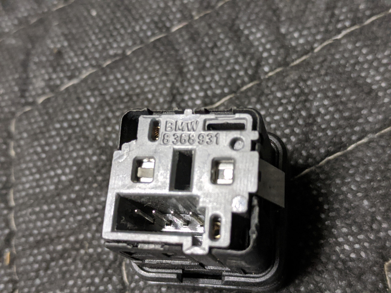 BMW E36 3-Series Central Locking System Switch 61318368931 - Image 5