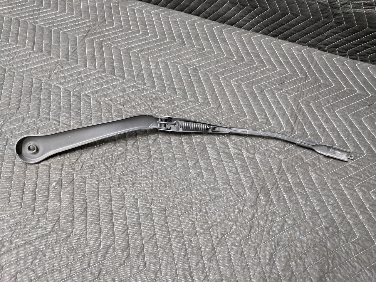 BMW E90/E91/E92/E93 Left Driver Windshield Wiper Arm 61617253386 - Image 2