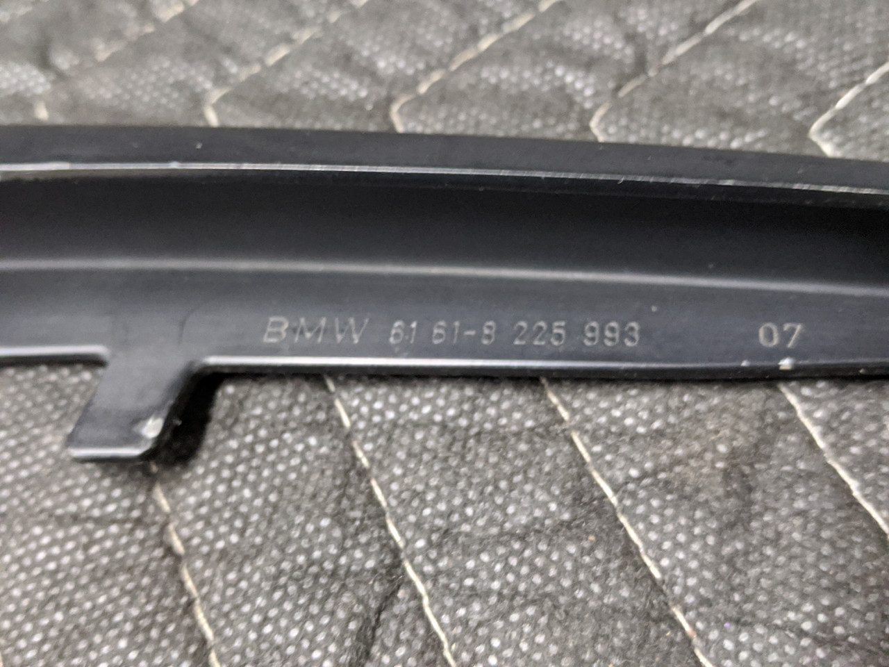 BMW E46 3-Series Left Driver Windshield Wiper Arm 61618225993 - Image 3