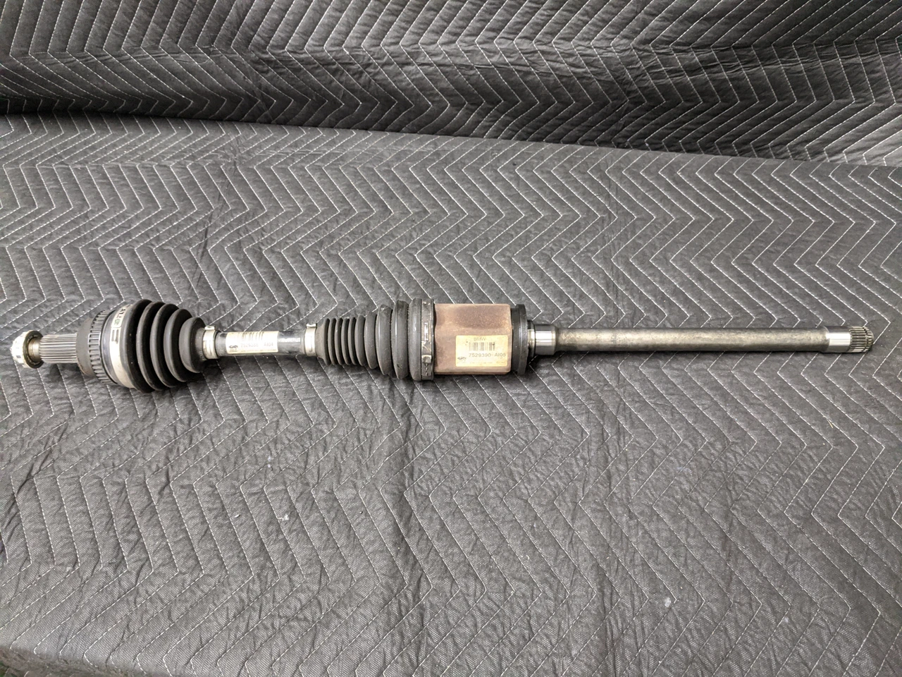 BMW E90/E91/E92 3-Series Front Right Output Axle Shaft 7529390