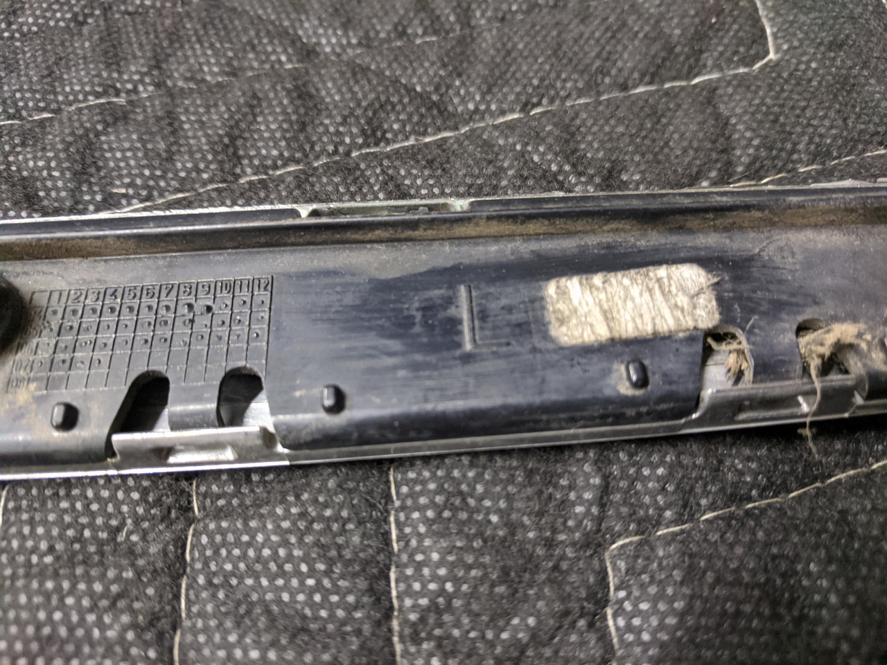 BMW E90/E91 3-Series Hood Grille Trim Chrome Left 51137117241 - Image 6