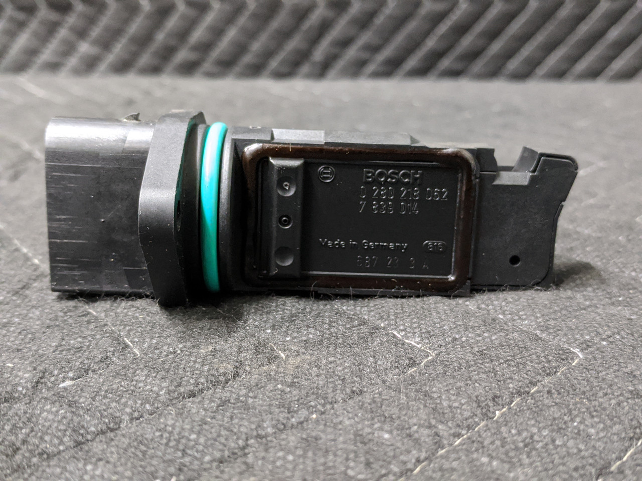 BMW E46/E60/E61/E63/E85 Mass Air Flow Sensor 0280218062 13627839014 - Image 5