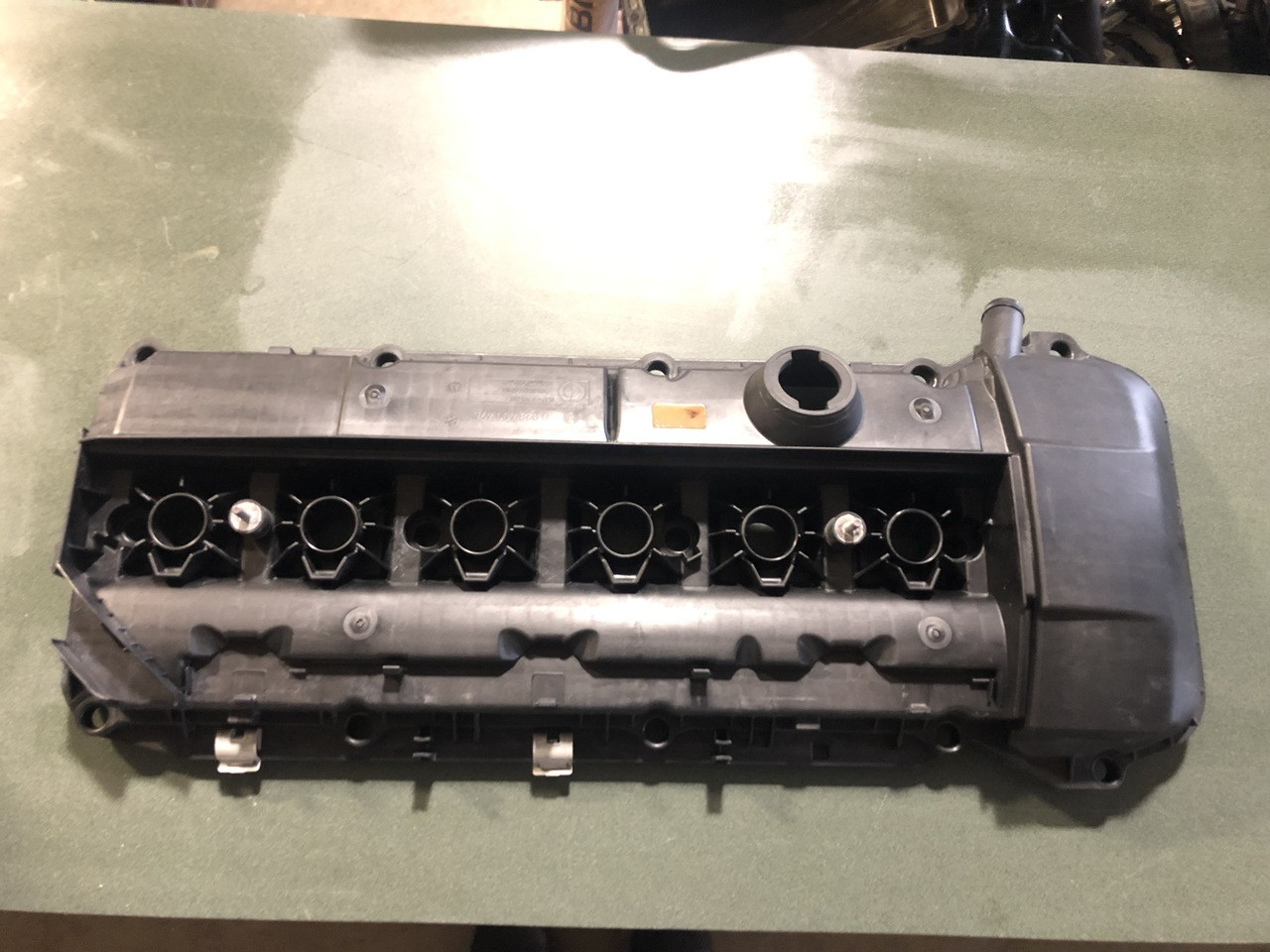 BMW M54 Valve Cover - Image 3