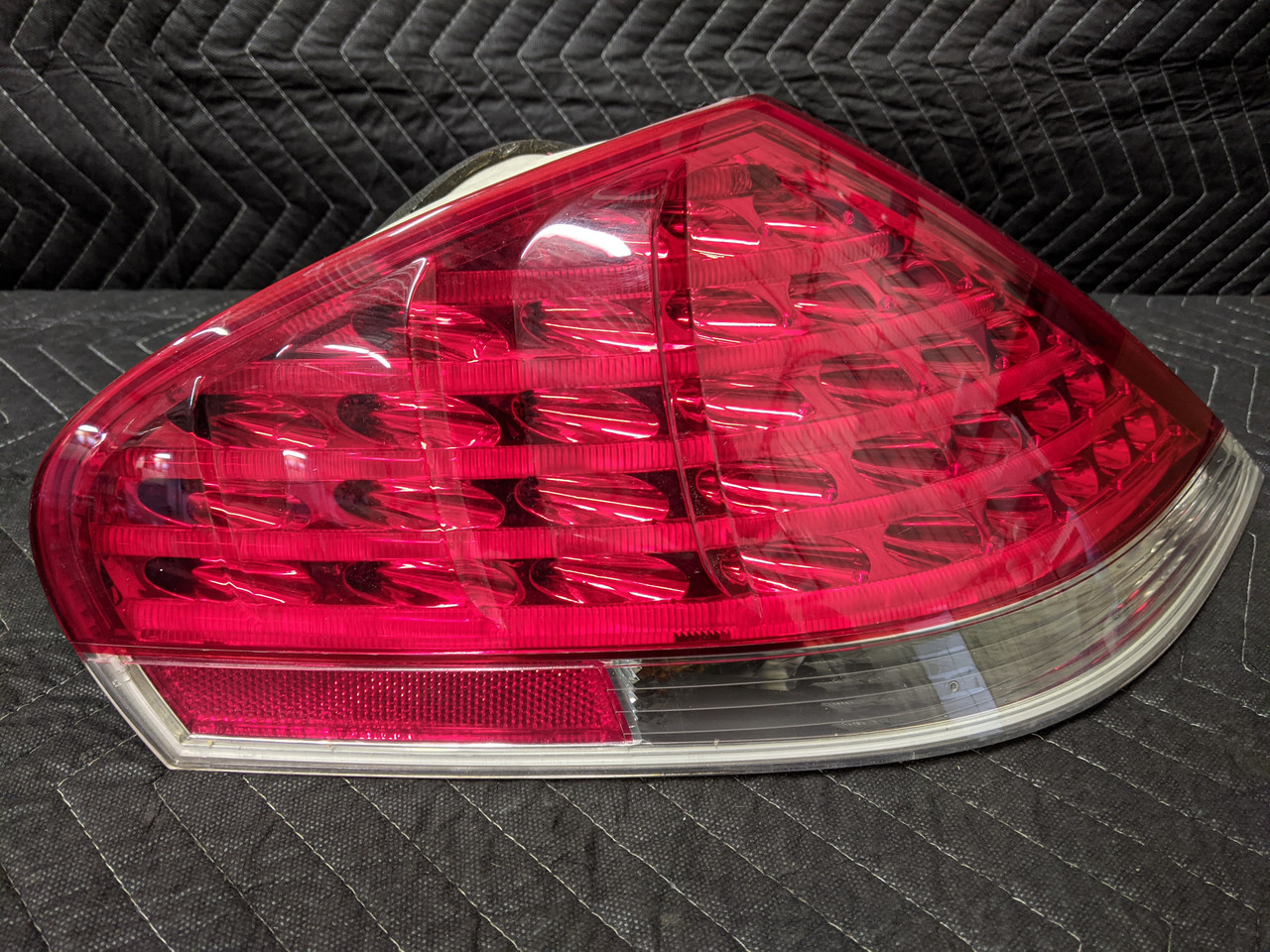 BMW E63/E64 6-Series M6 Tail Light Left Driver 63217170977 - Image 2