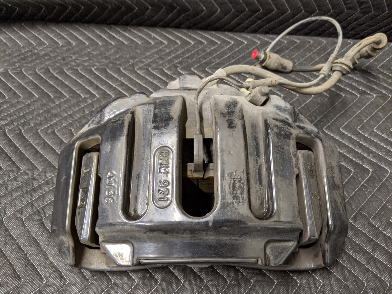 BMW E60/E61/E63/E64 M5 M6 Front Right Brake Caliper 34112283162