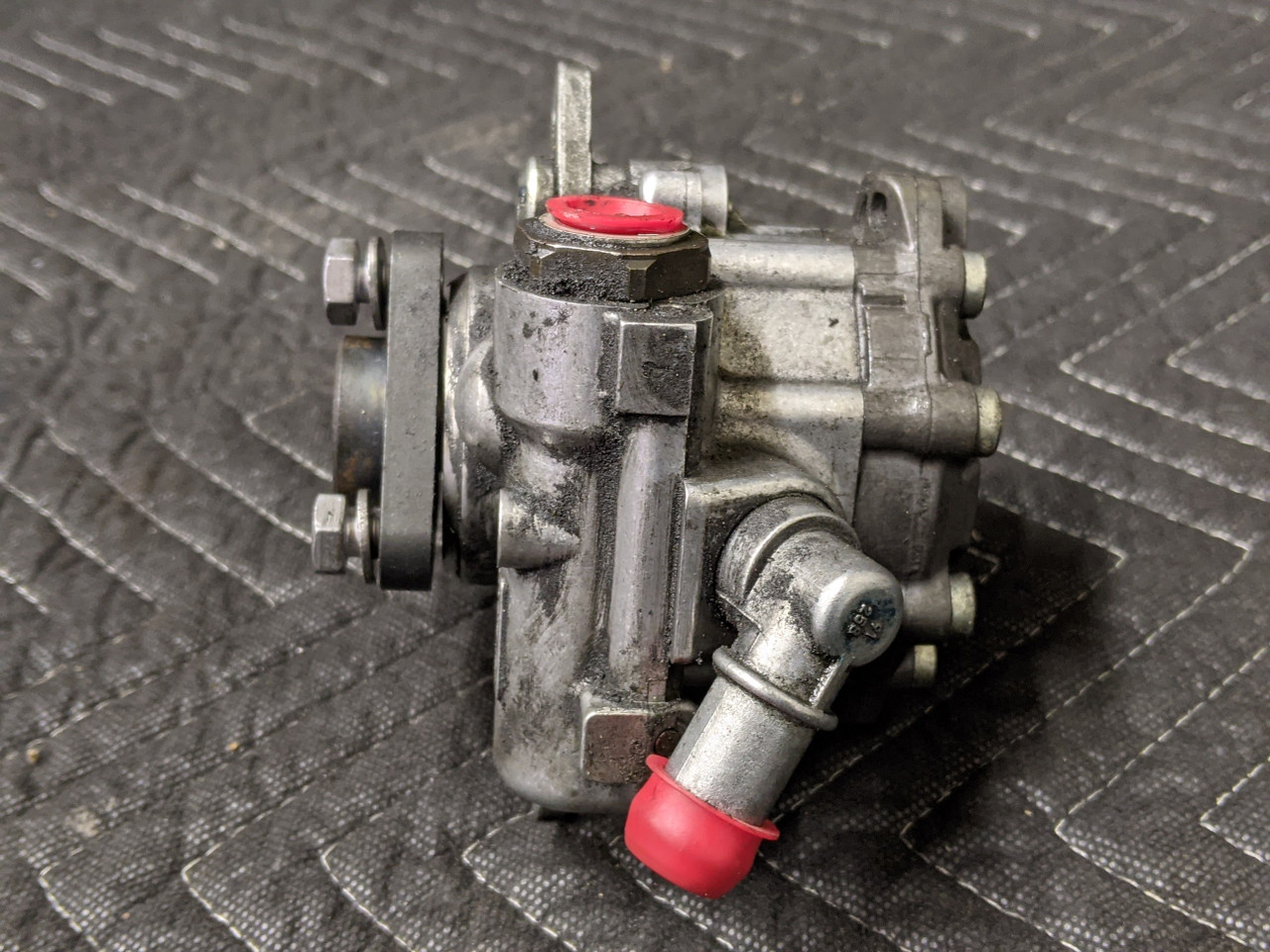 BMW E60/E61/E63/E64 M5 M6 Power Steering Pump 32412282951 - Image 2