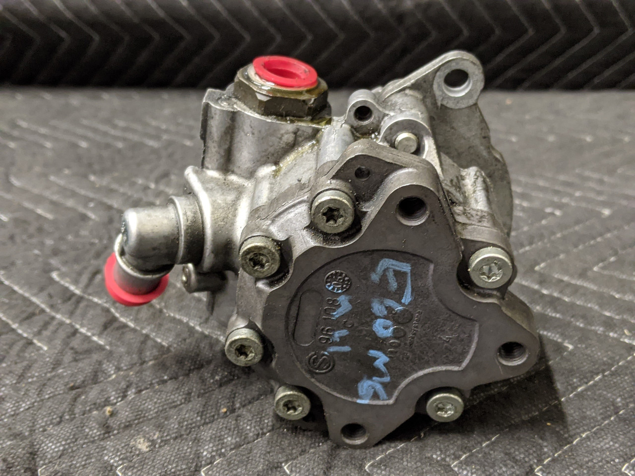 BMW E60/E61/E63/E64 M5 M6 Power Steering Pump 32412282951 - Image 3