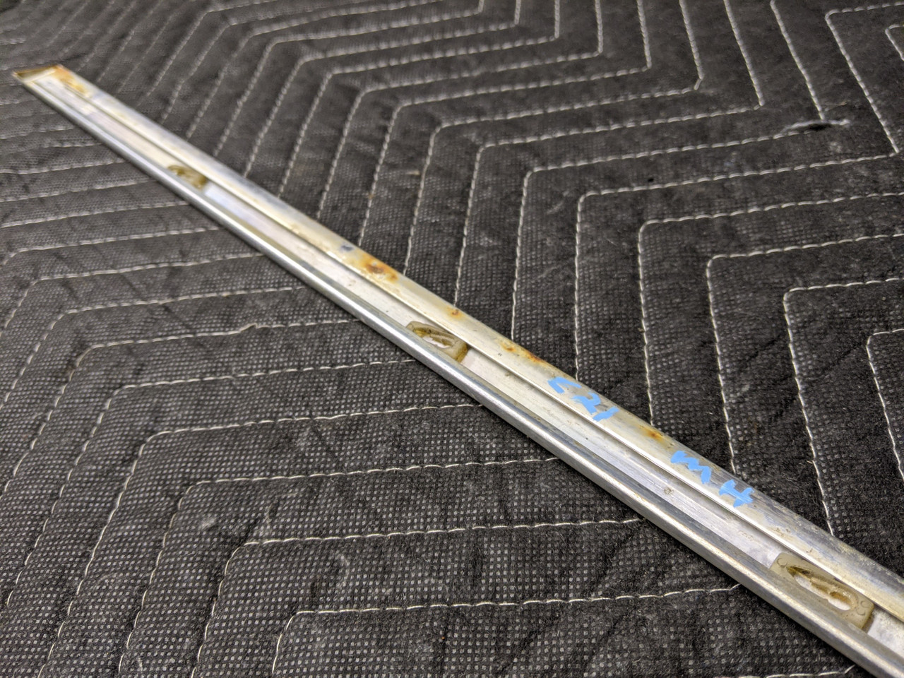 BMW E21 3-Series Lower Rear Window Molding Right Passenger 51361834170 - Image 3
