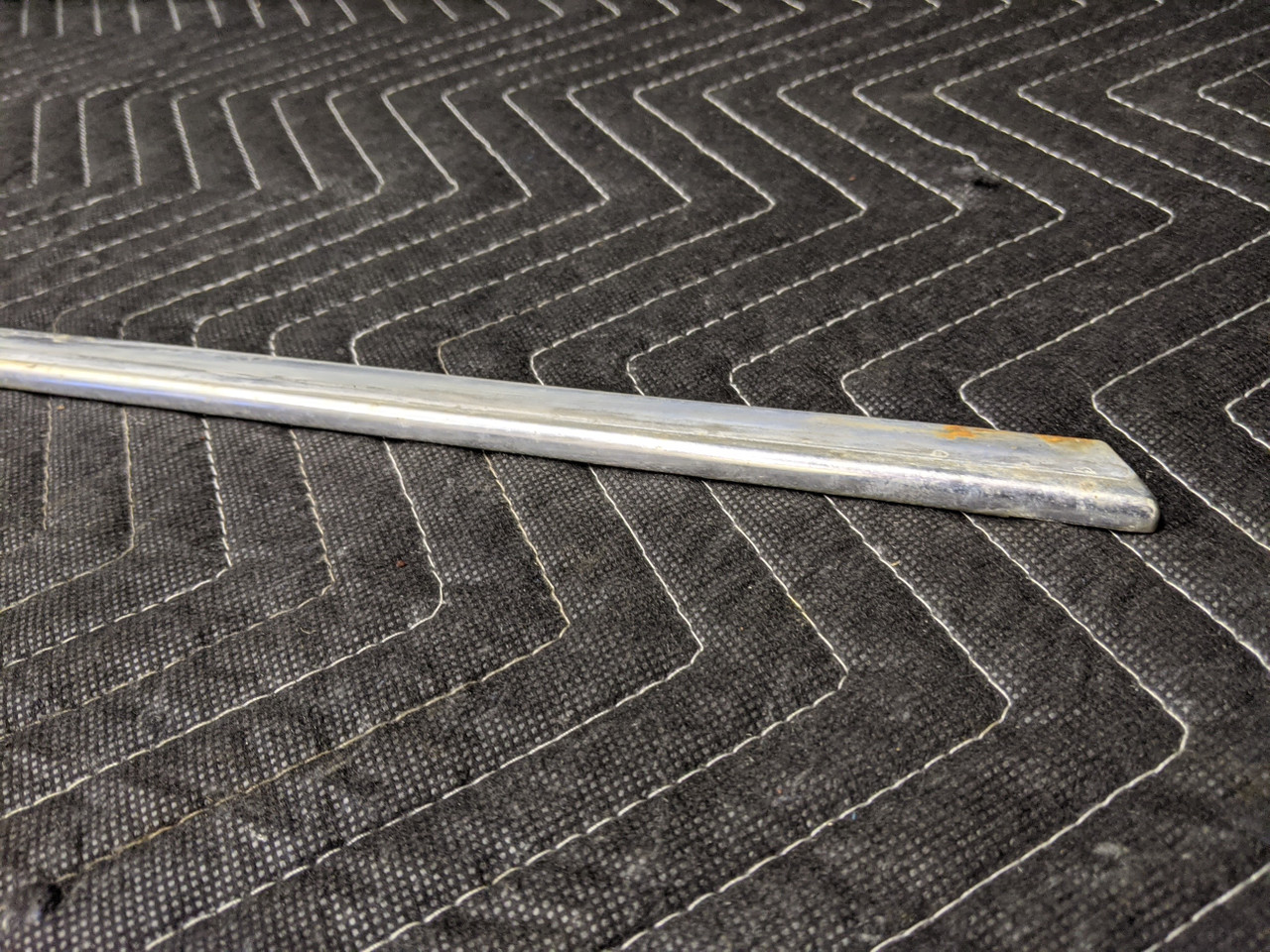 BMW E21 3-Series Lower Rear Window Molding Right Passenger 51361834170 - Image 7