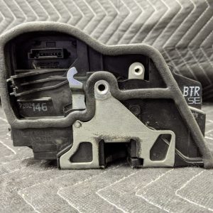 BMW E90/E91/E92/E93 3-Series Door Lock Actuator Front Right Passenger 51217202146