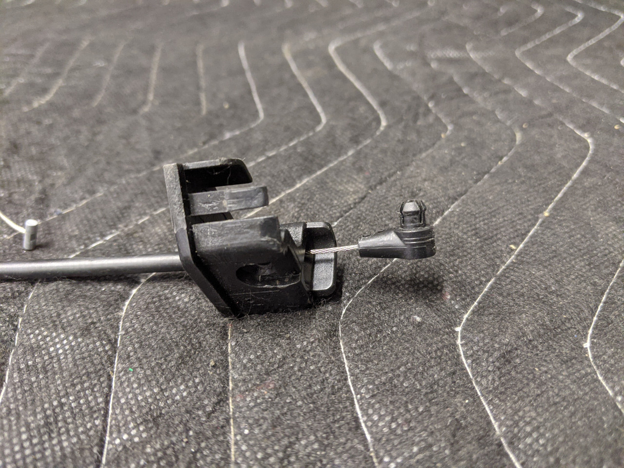 BMW E63/E64 6-Series M6 Trunk Release Cable 51247191120 - Image 5