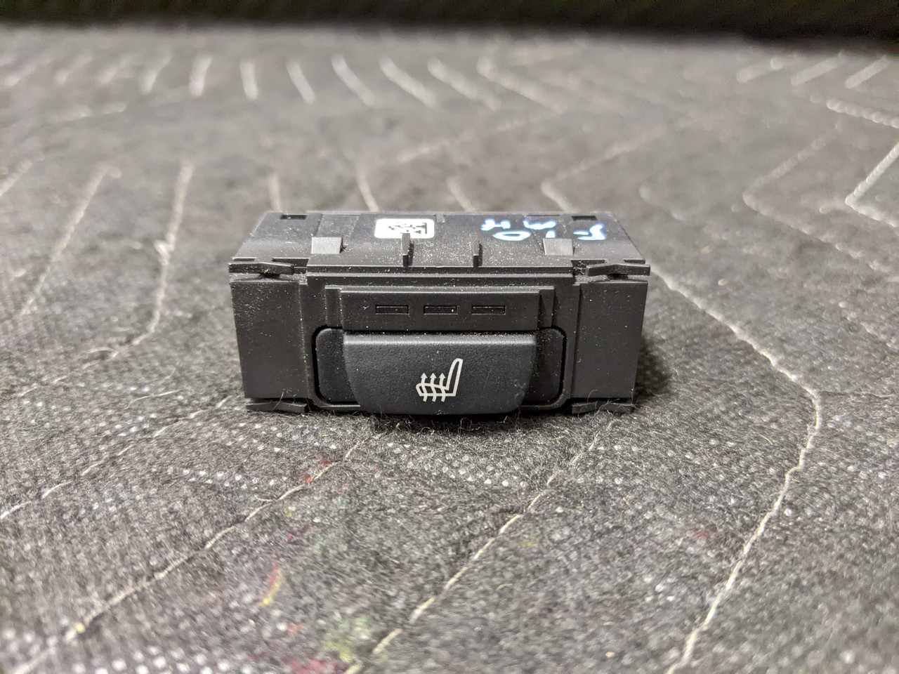 BMW F10/F11 5-Series Seat Heater Switch Left Rear 61319163292