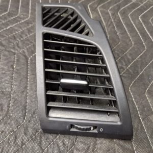 BMW E81/E82/E87/E88 1-Series Fresh Air Grille Right Passenger 64227059188