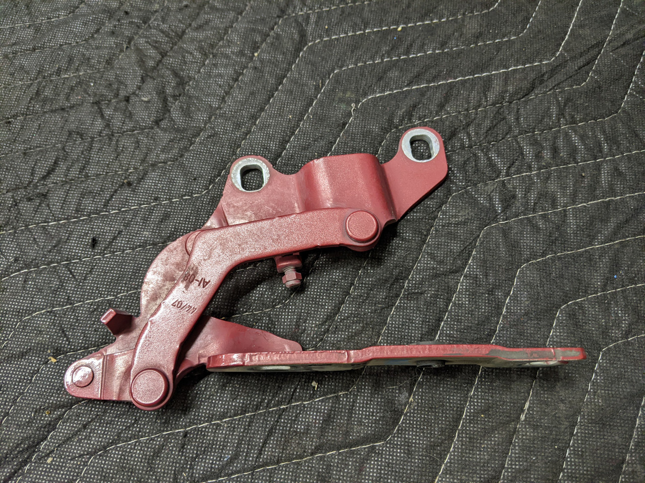 BMW E82 1-Series Hood Hinge Right Passenger 7060560