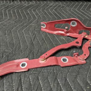 BMW E82 1-Series Trunk Lid Hinge Left 7166751