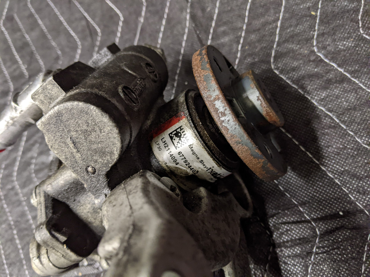 BMW E82/E84/E88/E90/E91/E92/E93 Power Steering Pump 32416779244 - Image 3