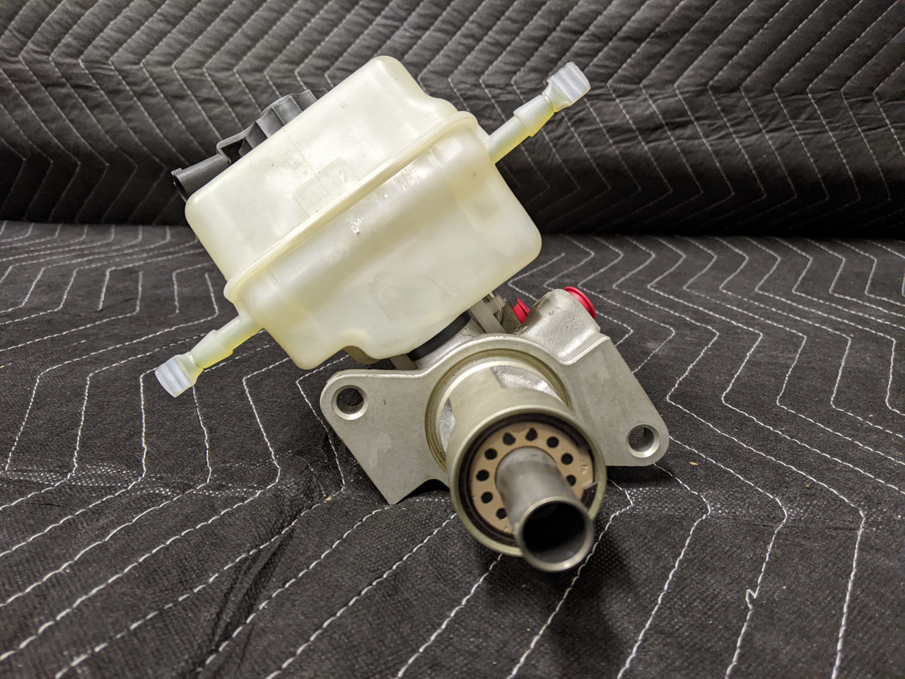 BMW E81/E82/E87/E88/E90/E91/E92/E93 Brake Master Cylinder 34336785662 - Image 4