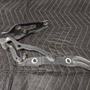 BMW E92 3-Series Coupe Trunk Lid Hinge Right Passenger 7060628