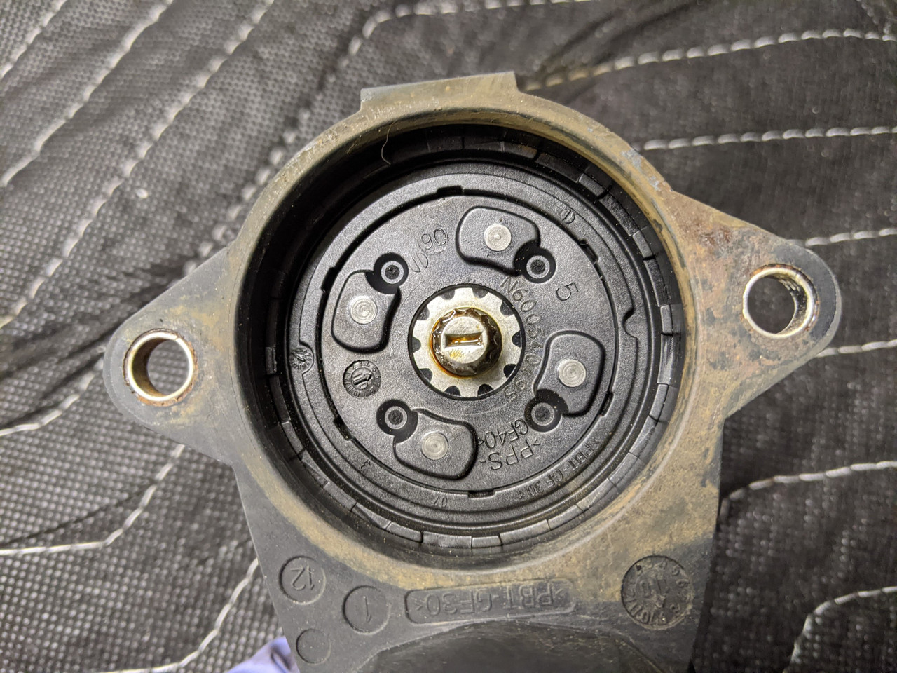 BMW F06/F10/F11/F12/F13/F25/F26 Parking Brake Actuator Right EMF 34216794618 - Image 2