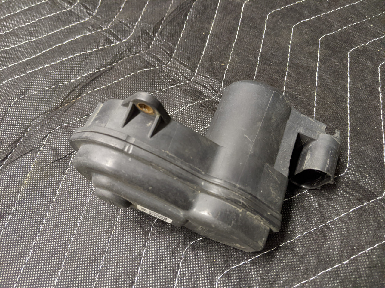 BMW F06/F10/F11/F12/F13/F25/F26 Parking Brake Actuator Right EMF 34216794618 - Image 6