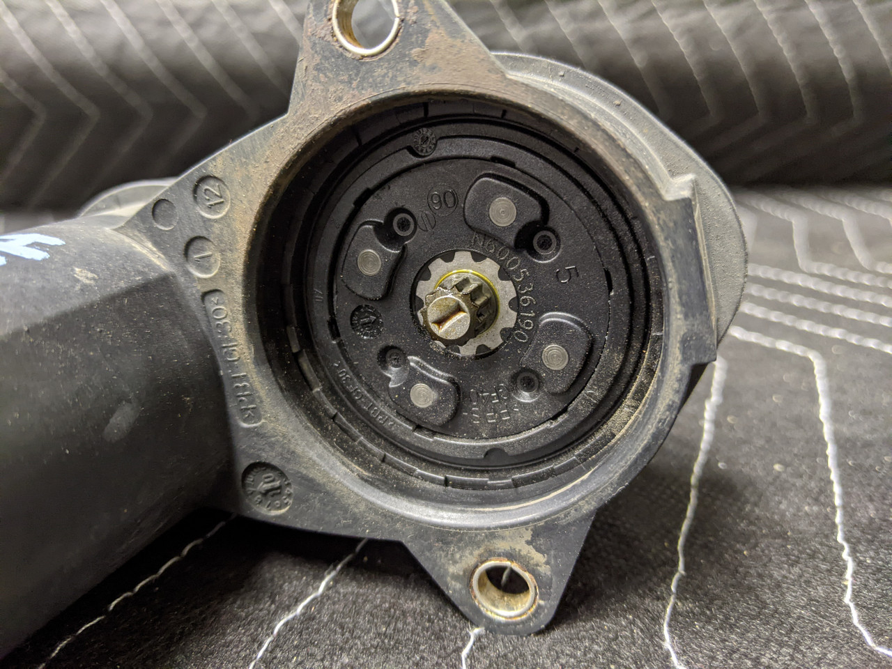 BMW F06/F10/F11/F12/F13/F25/F26 Parking Brake Actuator Left EMF 34216794618 - Image 5