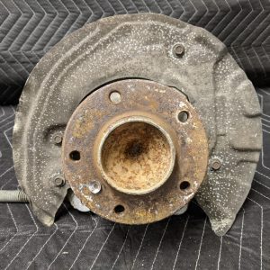 BMW E82 1-Series Front Knuckle Spindle Right Passenger 31216773210