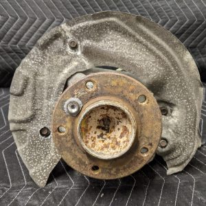 BMW E82 1-Series Front Knuckle Spindle Left Driver 31216773209