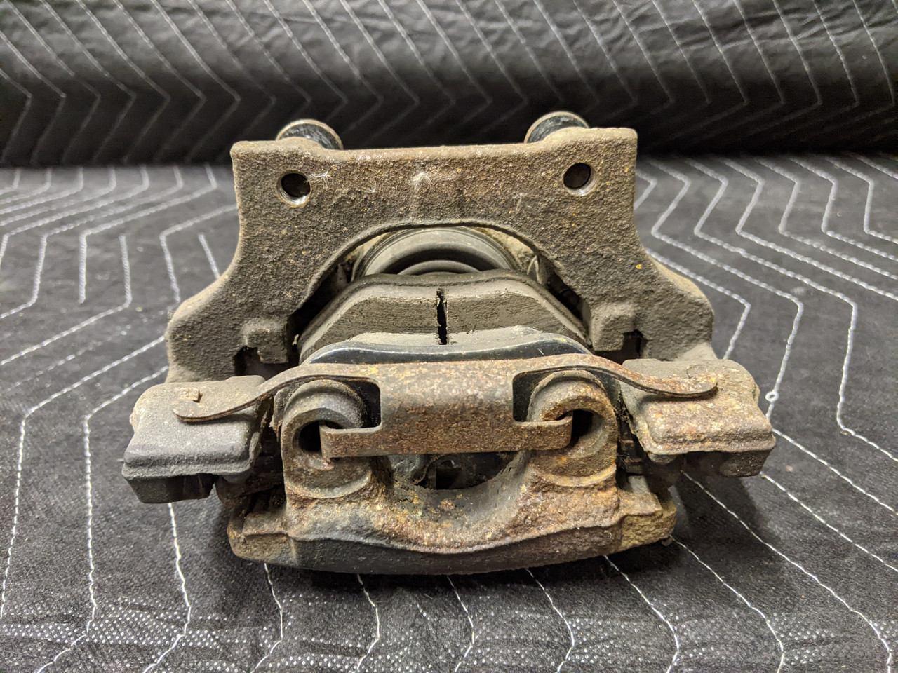 BMW E81/E82/E87/E88 1-Series Brake Caliper Rear Left 34216768693 - Image 2