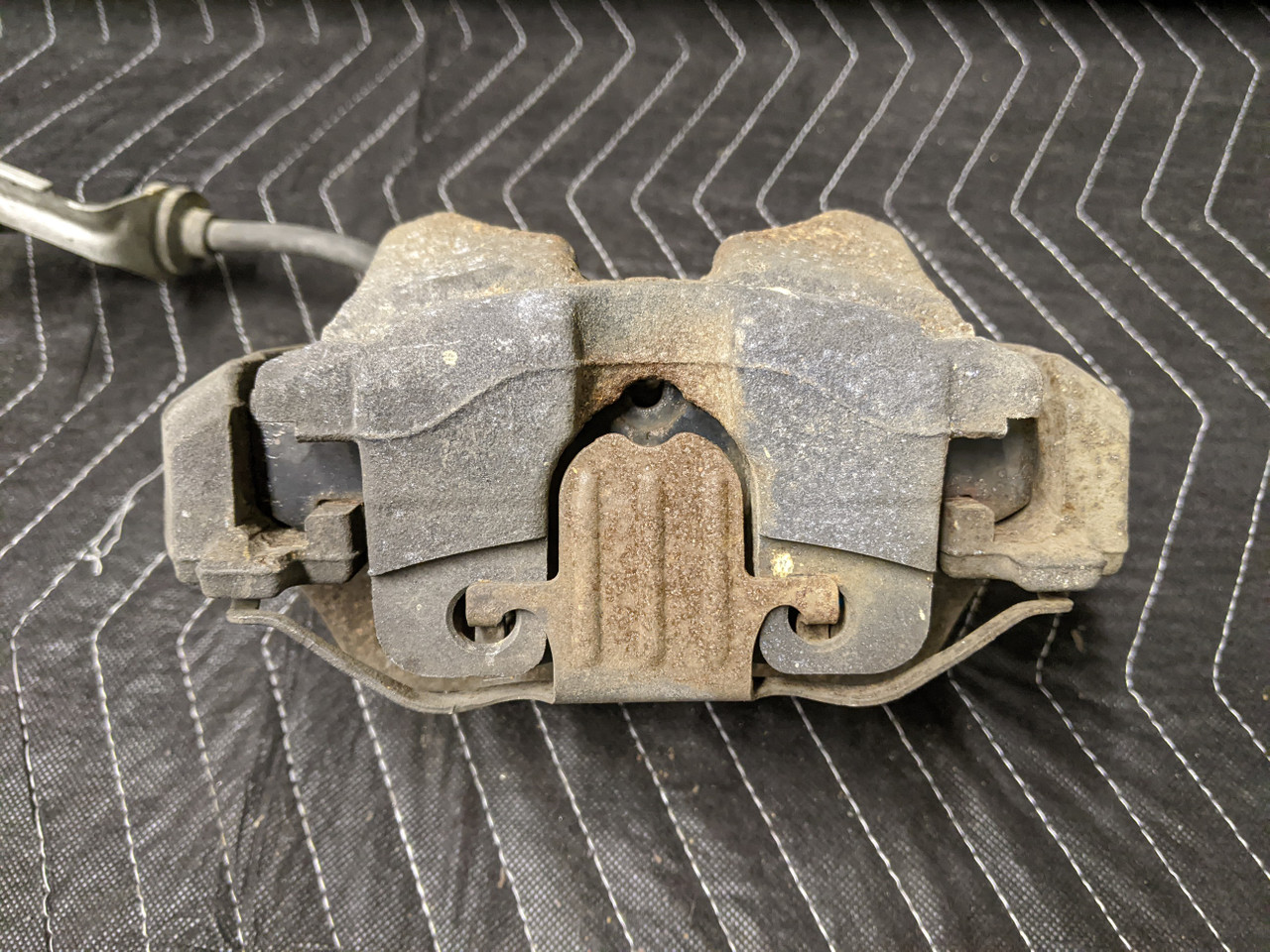 BMW E82/E88 1-Series Brake Caliper Front Left 34116776527 - Image 6