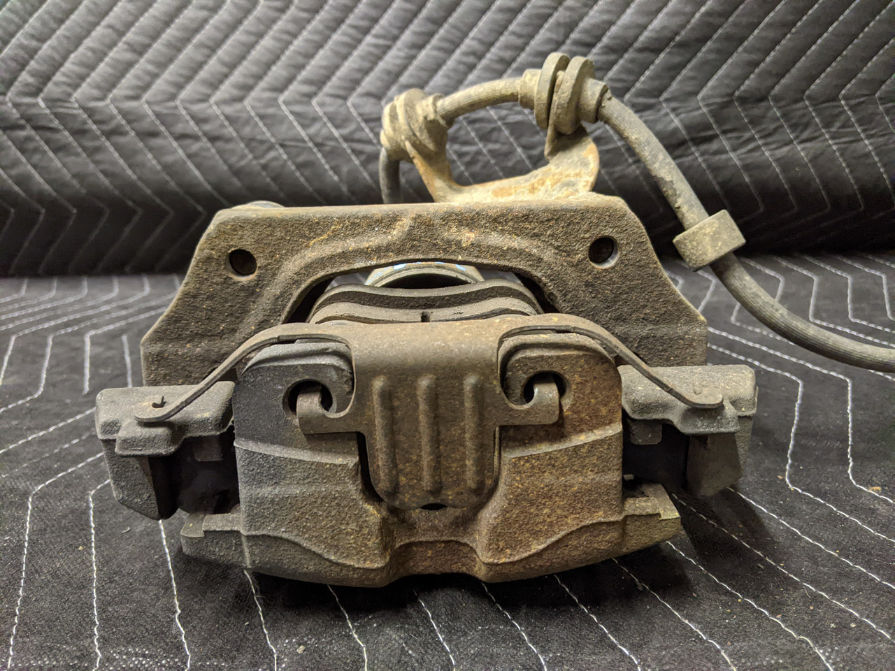 BMW E82/E88 1-Series Brake Caliper Front Right 34116776528 - Image 3