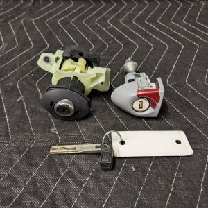 BMW E82 1-Series Trunk Door Lock Cylinder With Key 51247167321