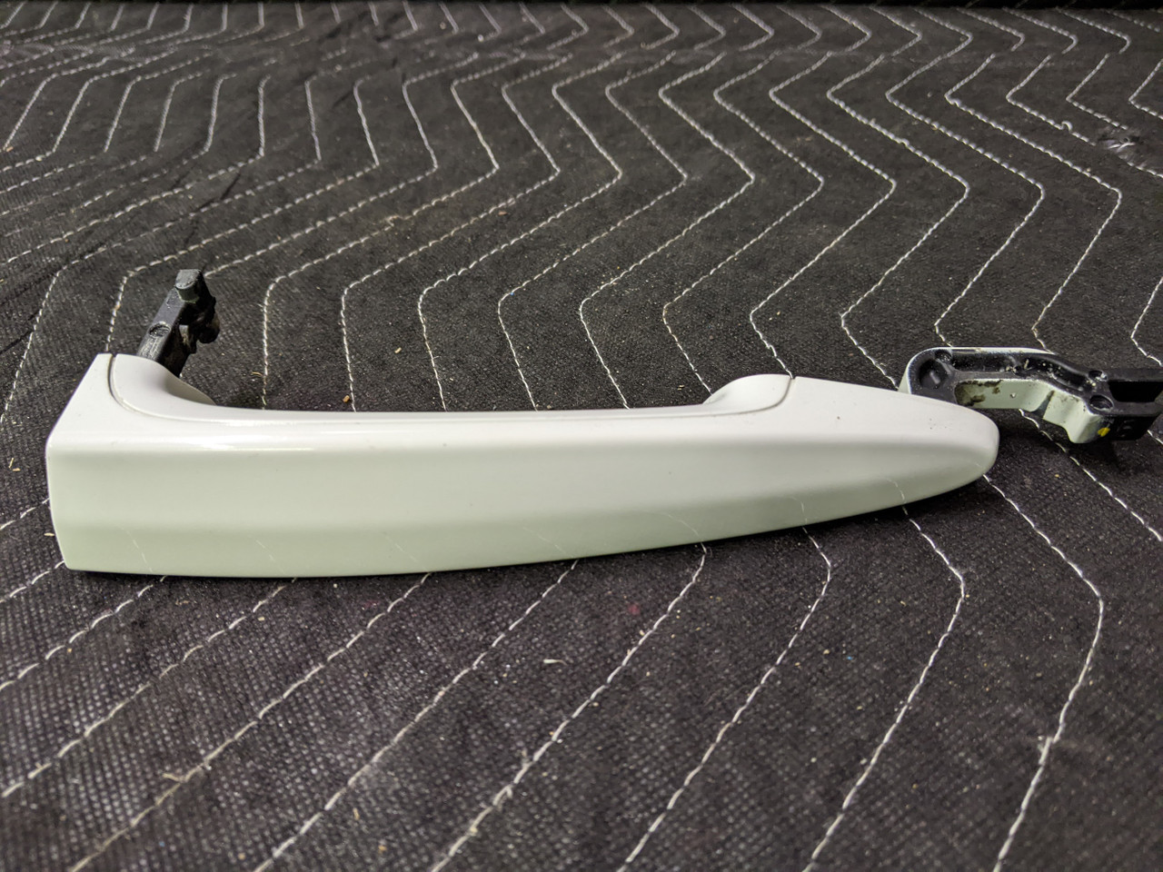 BMW E70/E90/E91/E92/E93 X5 Front Door Handle Left 51217207561